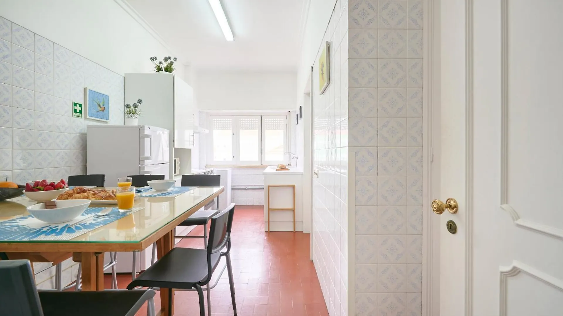 Apartment Nostalgic 70S Stay W Sunset Balcony, By Timecooler Lisbon